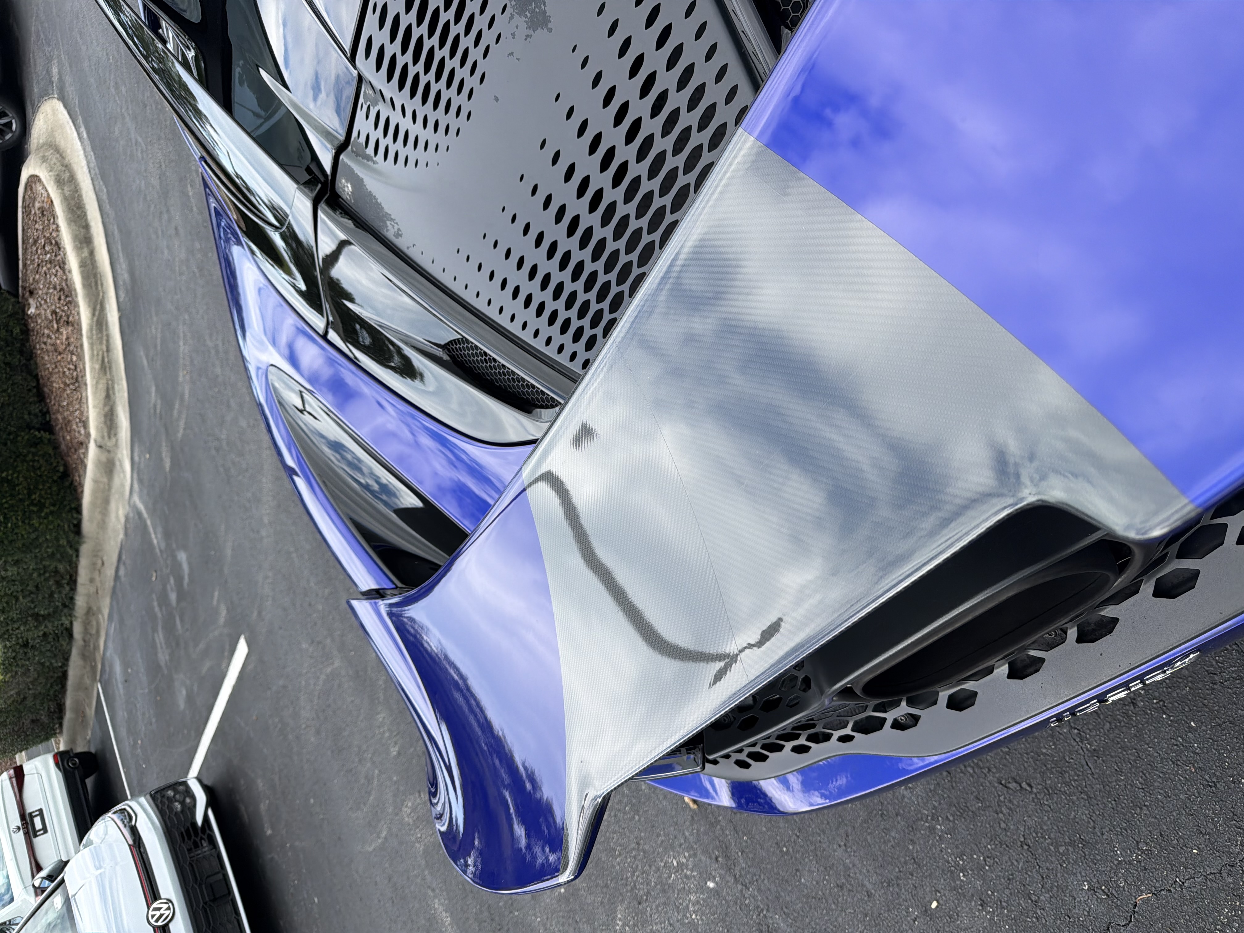 Used 2024 McLaren 750S Spider RWD image 6
