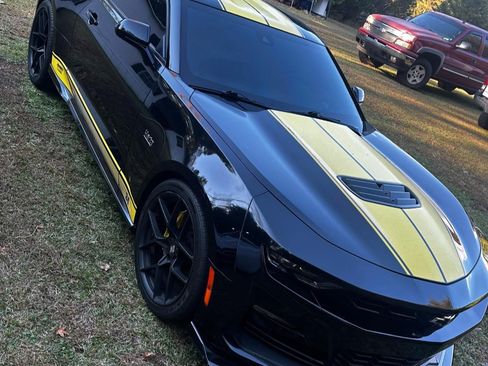 Used 2020 Chevrolet Camaro SS image 1