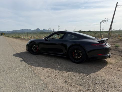 Used 2017 Porsche 911 GT3 RS image 1