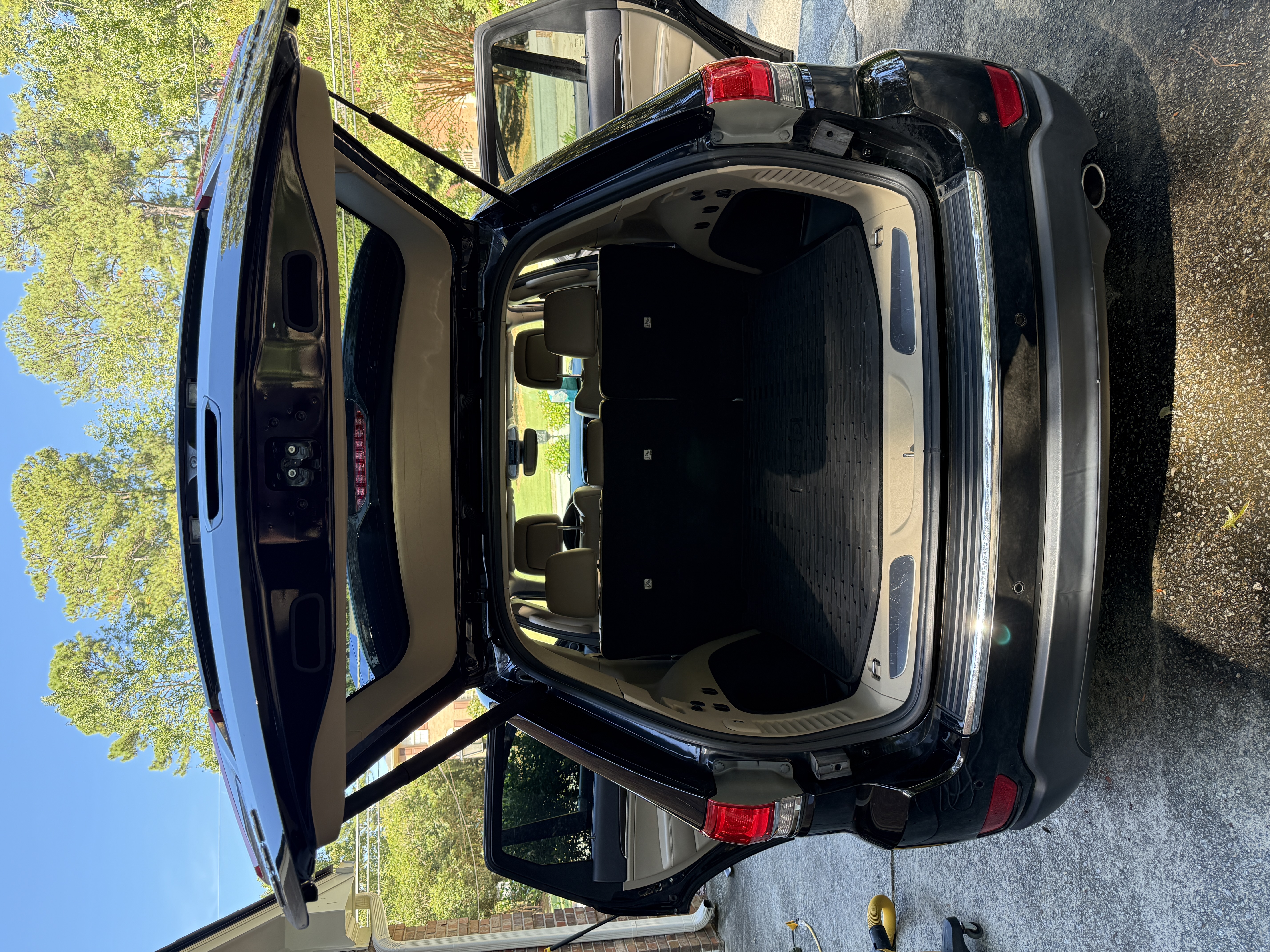 Used 2018 Jeep Grand Cherokee Limited AWD/4WD image 9