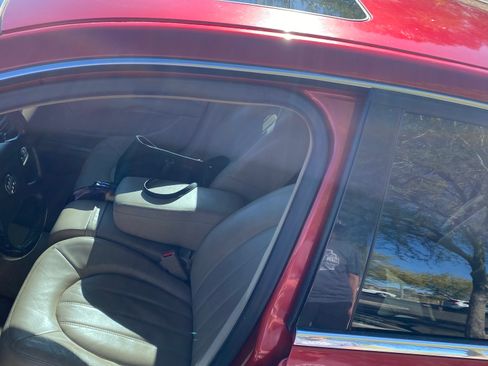 Used 2011 Buick Lucerne CXL w/ Driver Confidence Package FWD image 4