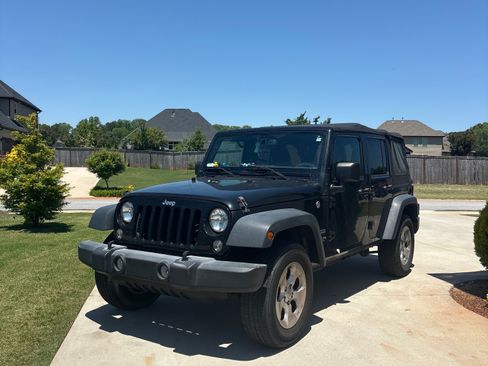 Used 2017 Jeep Wrangler Unlimited Sport w/ Quick Order Package 24S AWD/4WD image 1