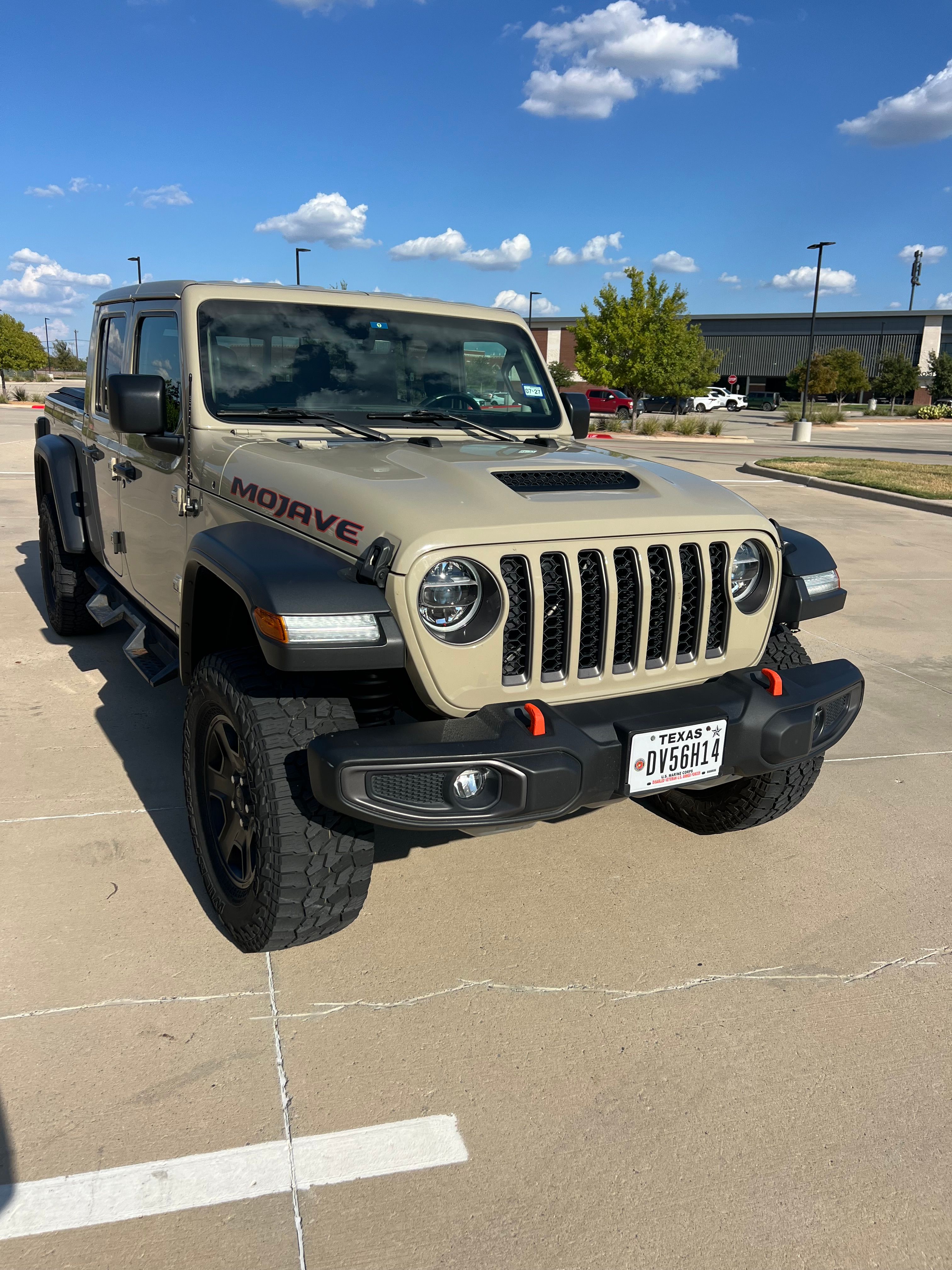 Used 2020 Jeep Gladiator Mojave AWD/4WD image 4