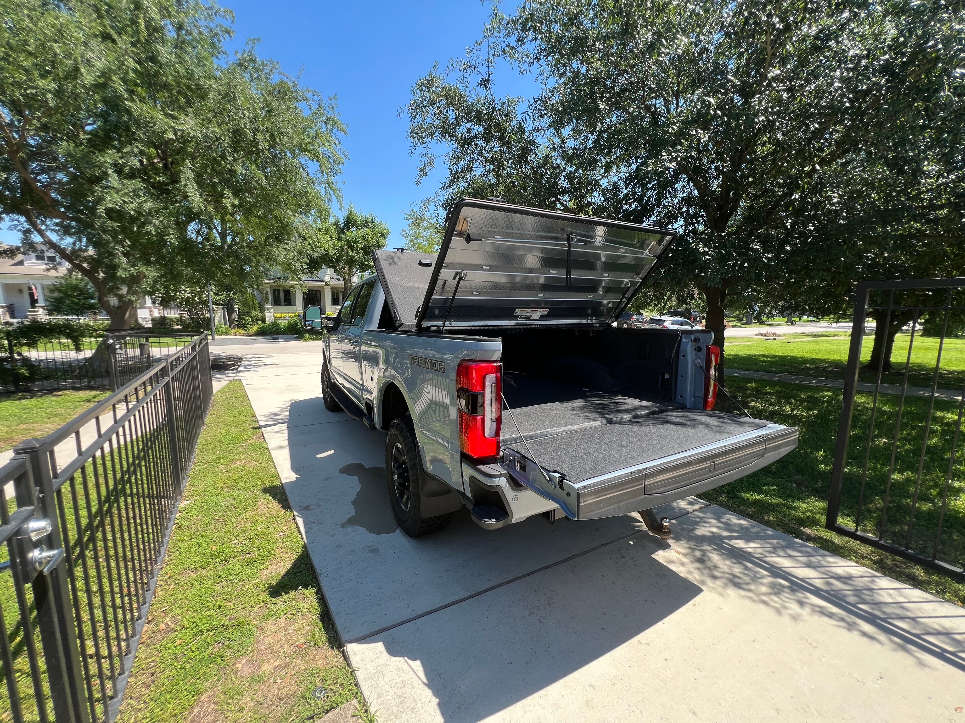 Used 2025 Ford F250 Platinum w/ Platinum Plus Package AWD/4WD image 22