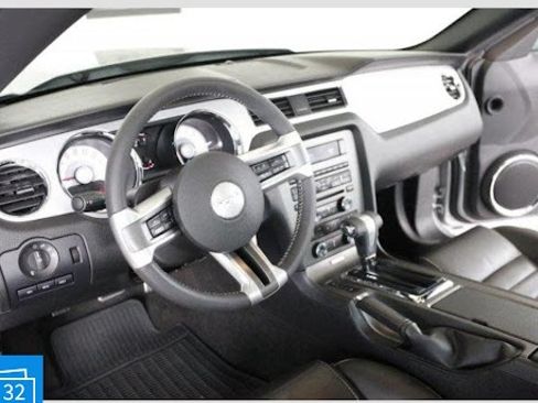 Used 2012 Ford Mustang Premium image 17