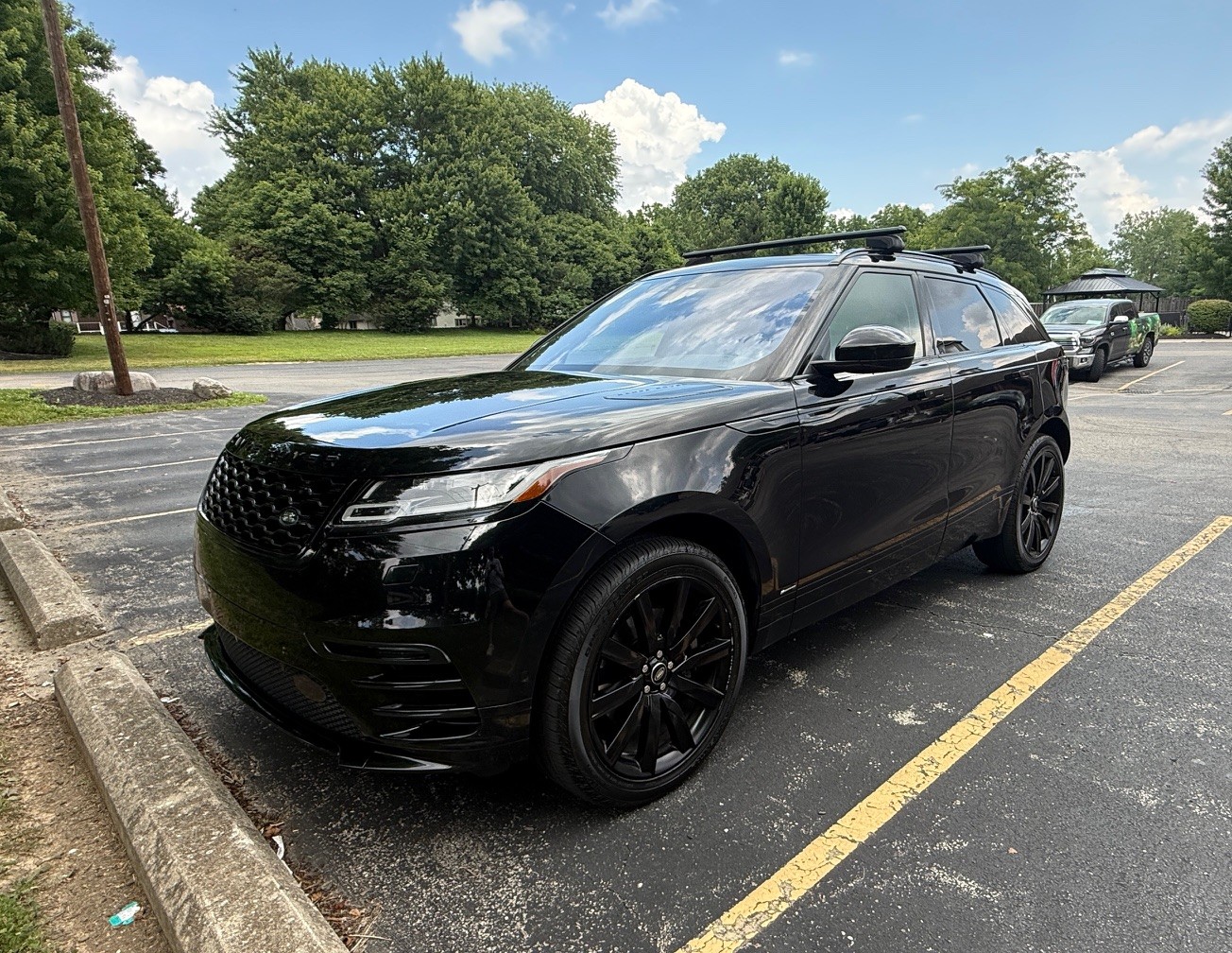 Used 2019 Land Rover Range Rover Velar R-Dynamic SE AWD/4WD image 4