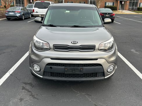Used 2018 Kia Soul + image 5