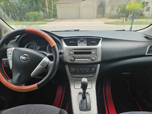 Used 2014 Nissan Sentra SV FWD image 11