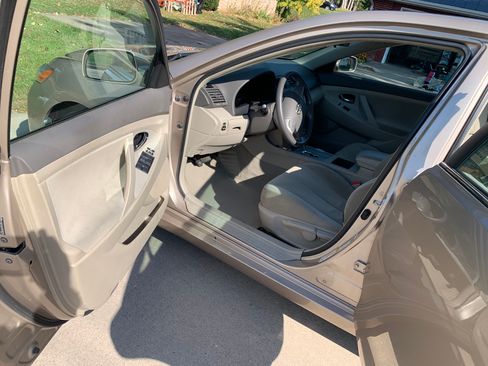 Used 2009 Toyota Camry image 8