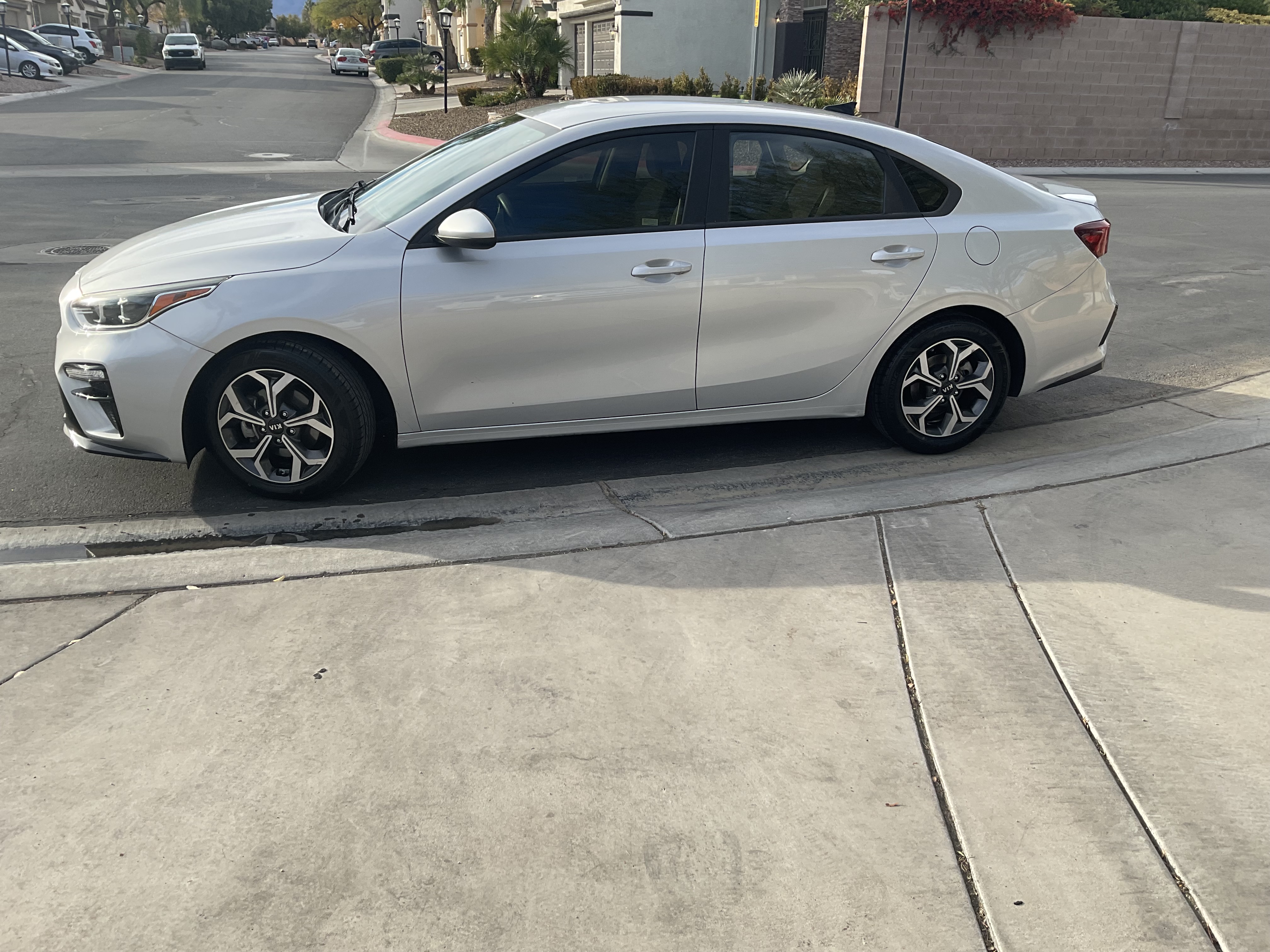 Used 2020 Kia Forte LXS FWD image 2