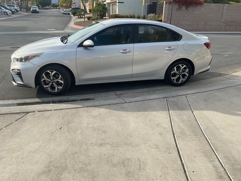 Used 2020 Kia Forte LXS image 2