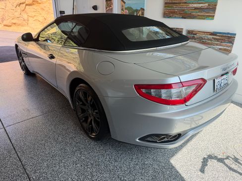 Used 2010 Maserati GranTurismo Convertible RWD image 5