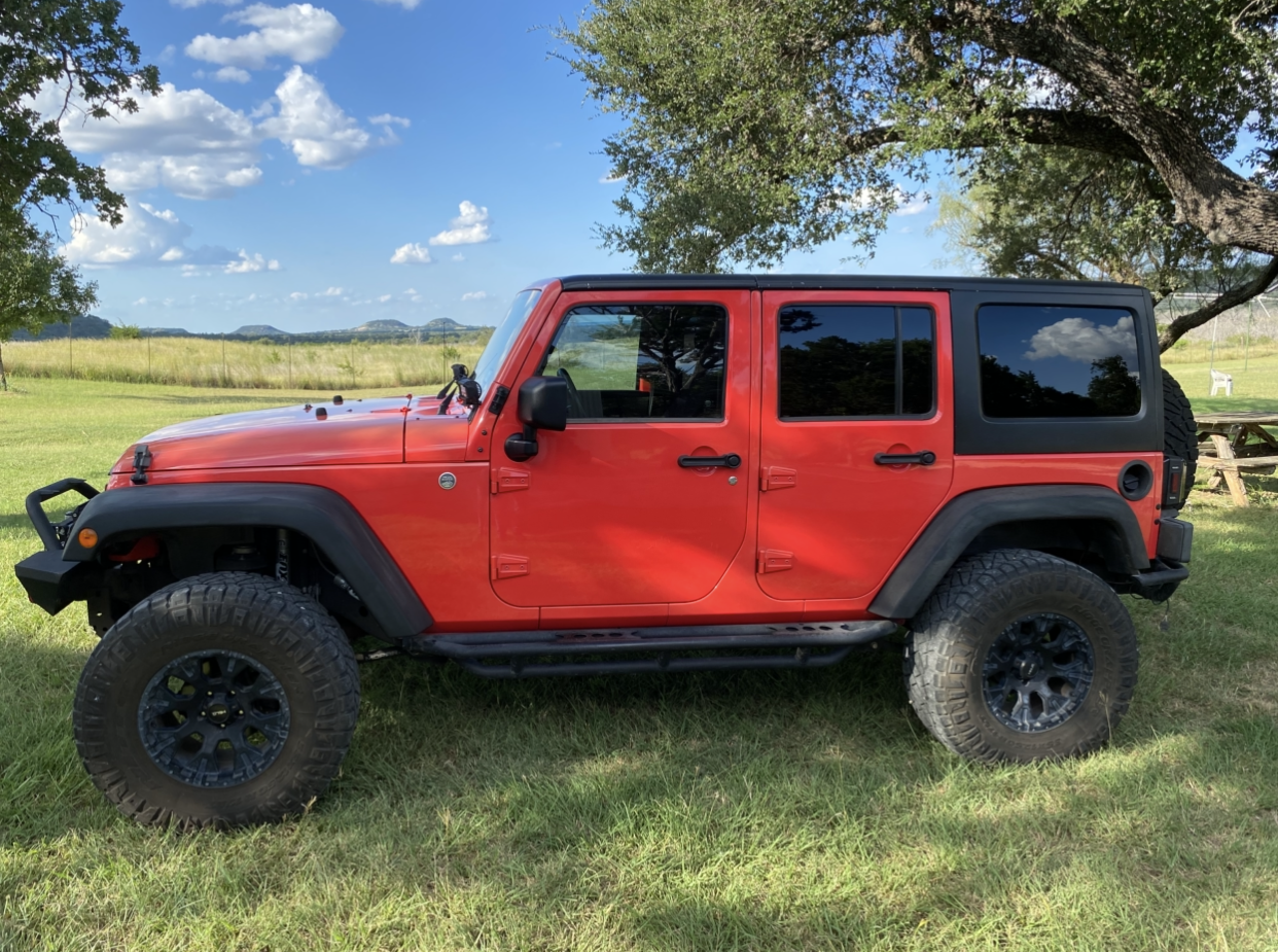 Used 2013 Jeep Wrangler Unlimited Sport w/ Connectivity Group AWD/4WD image 4