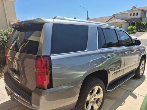 Used 2019 Chevrolet Tahoe Premier RWD image 3