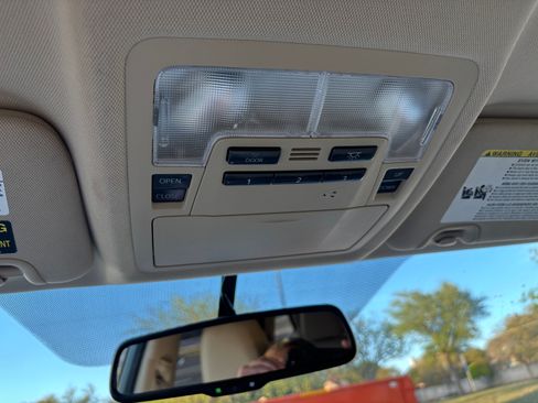 Used 2015 Toyota Highlander Limited image 23