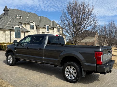 Used 2018 Ford F350 Platinum image 4