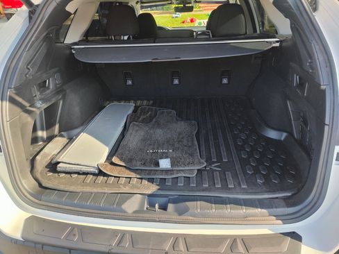 Used 2023 Subaru Outback Premium image 9