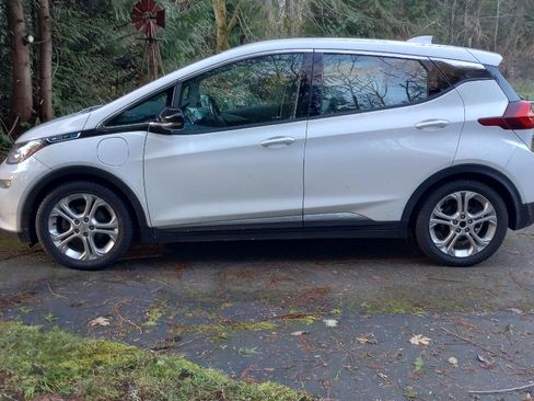 Used 2017 Chevrolet Bolt LT image 10