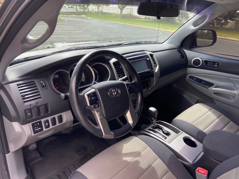 Used 2015 Toyota Tacoma PreRunner w/ SR5 Package image 11