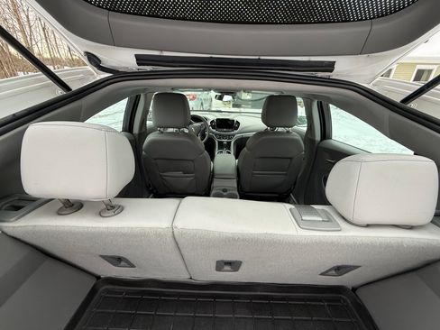 Used 2017 Chevrolet Volt LT w/ Comfort Package image 8