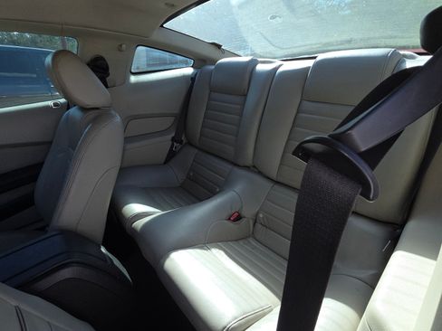 Used 2010 Ford Mustang Premium image 13