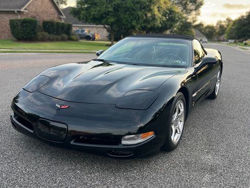Used 2001 Chevrolet Corvette Convertible w/ Preferred Equipment Group2 RWD image 8