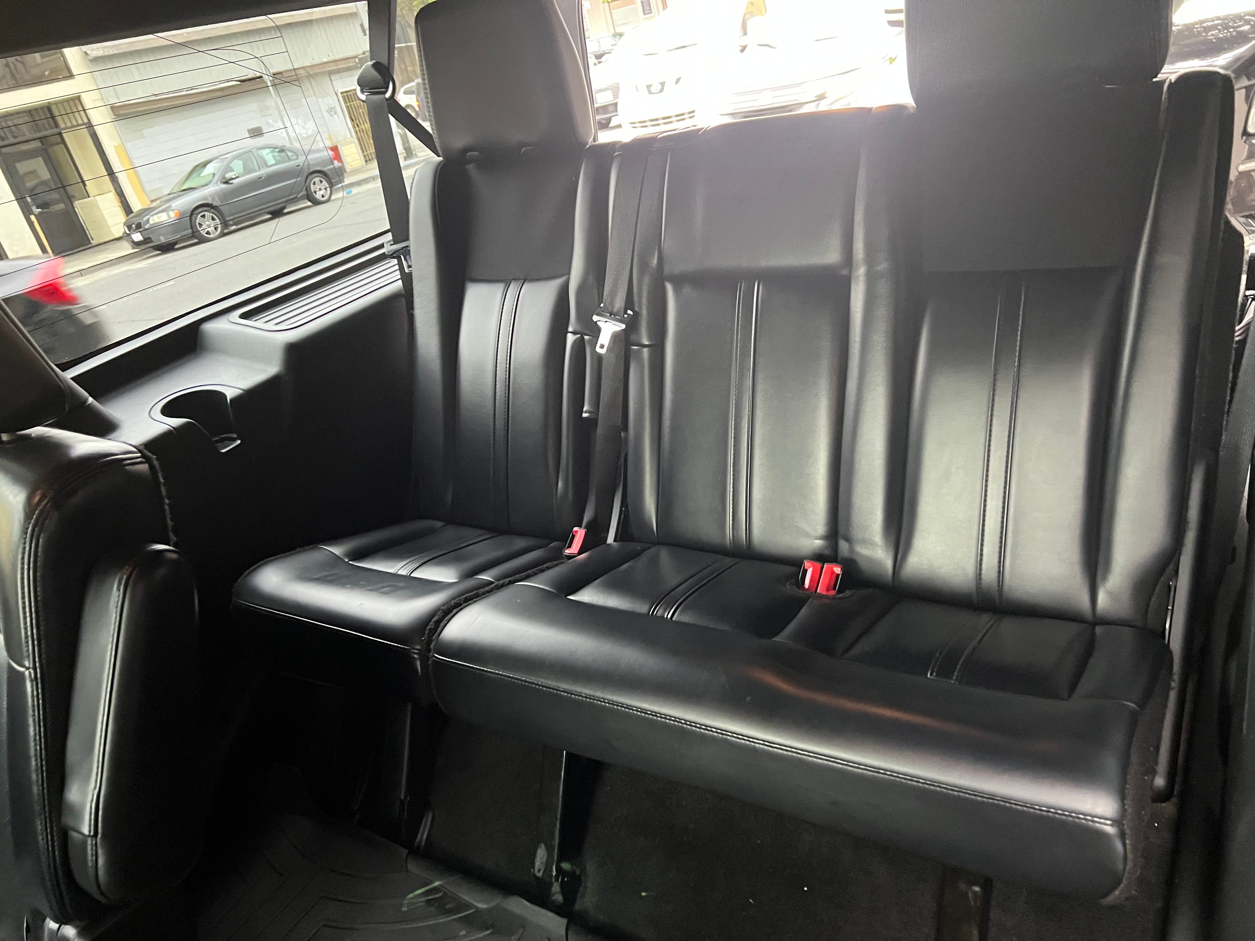 Used 2017 Lincoln Navigator L Select RWD image 4