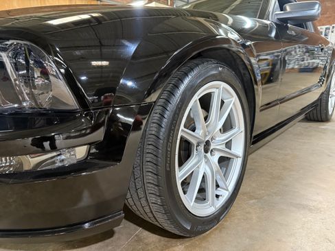 Used 2006 Ford Mustang GT Premium image 8