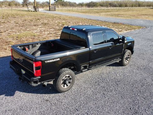 Used 2023 Ford F350 Lariat w/ Lariat Ultimate Package image 4