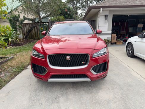 Used 2018 Jaguar F-PACE S image 4