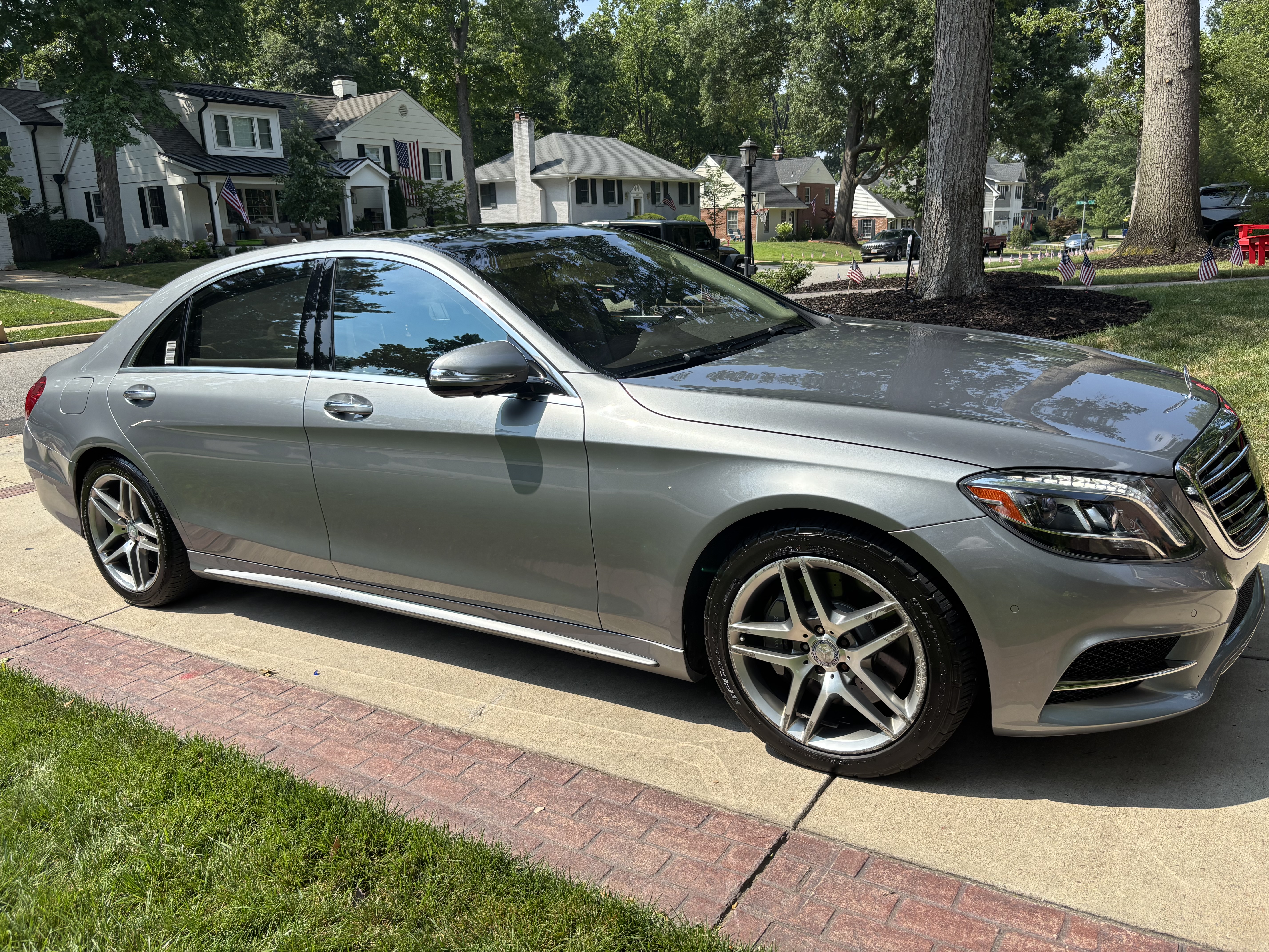 Used 2015 Mercedes-Benz S 550 4MATIC Sedan image 1