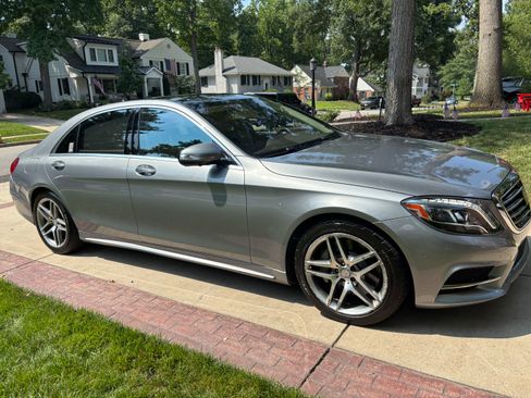 Used 2015 Mercedes-Benz S 550 4MATIC Sedan image 1