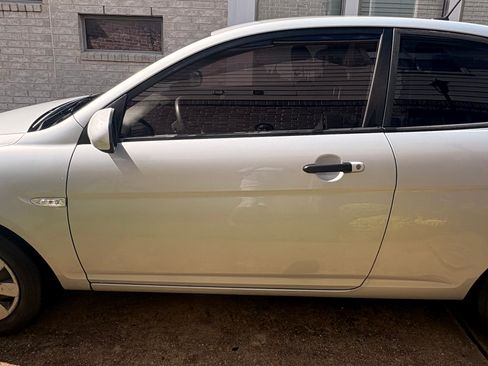 Used 2011 Hyundai Accent GS w/ Premium Pkg 3 FWD image 11