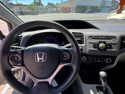 Used 2012 Honda Civic LX image 11