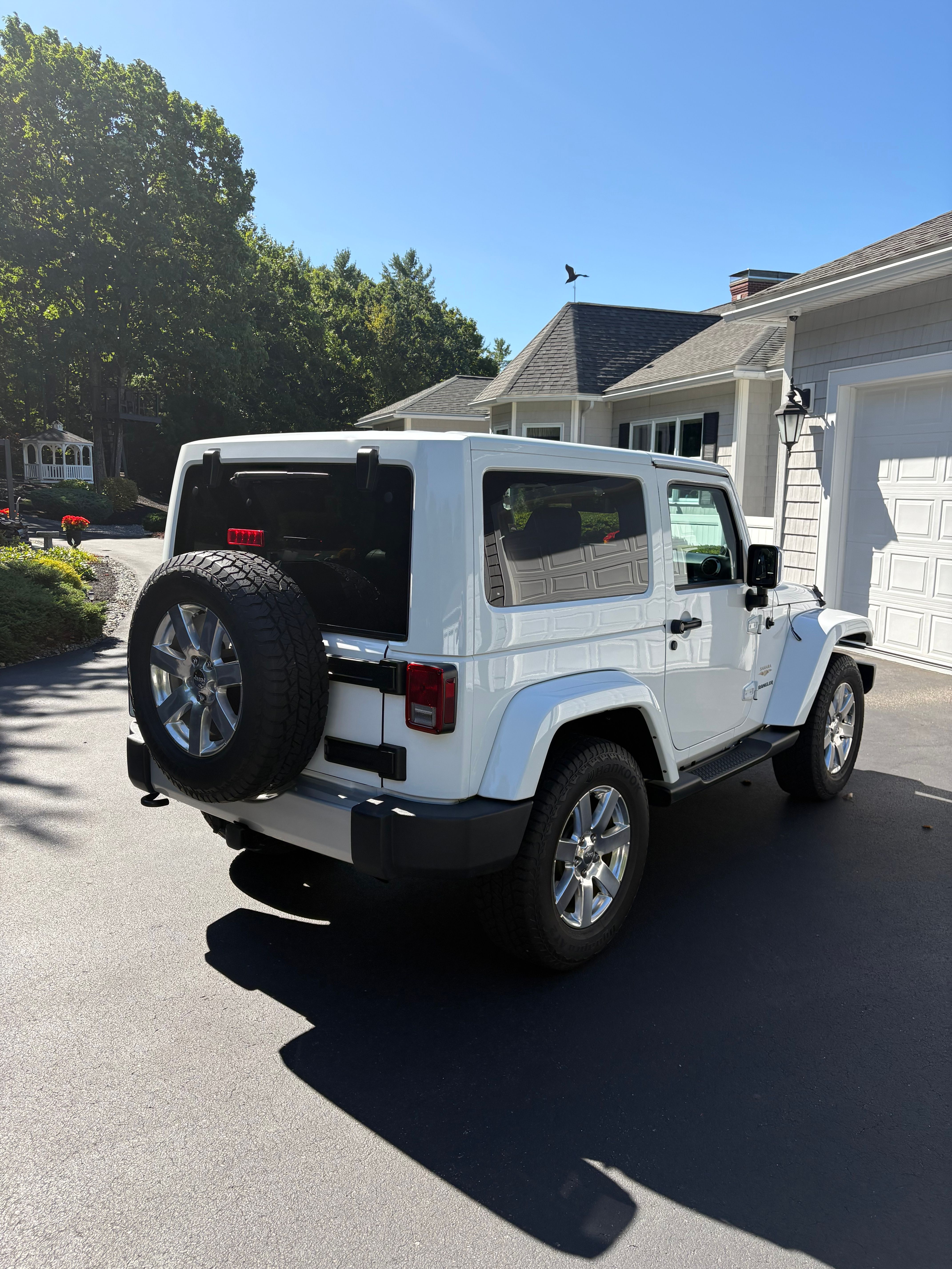 Used 2012 Jeep Wrangler Sahara AWD/4WD image 6