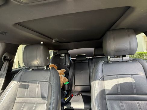 Used 2020 Land Rover Range Rover Evoque SE image 16