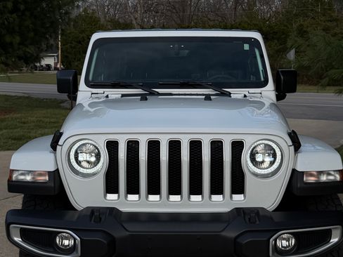 Used 2023 Jeep Wrangler Unlimited Sahara image 5