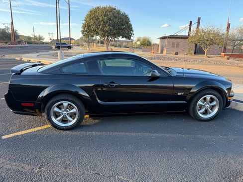 Used 2006 Ford Mustang GT image 2