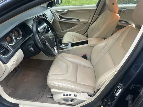 Used 2012 Volvo S60 T5 image 10