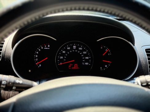 Used 2015 Kia Sorento LX image 10