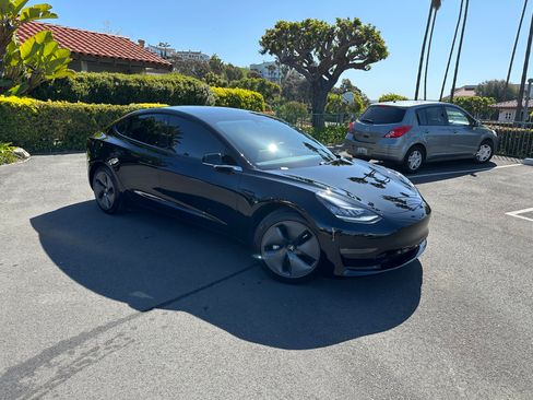 Used 2020 Tesla Model 3 Standard Range Plus image 1