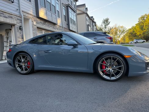 Used 2017 Porsche 911 Carrera S image 8
