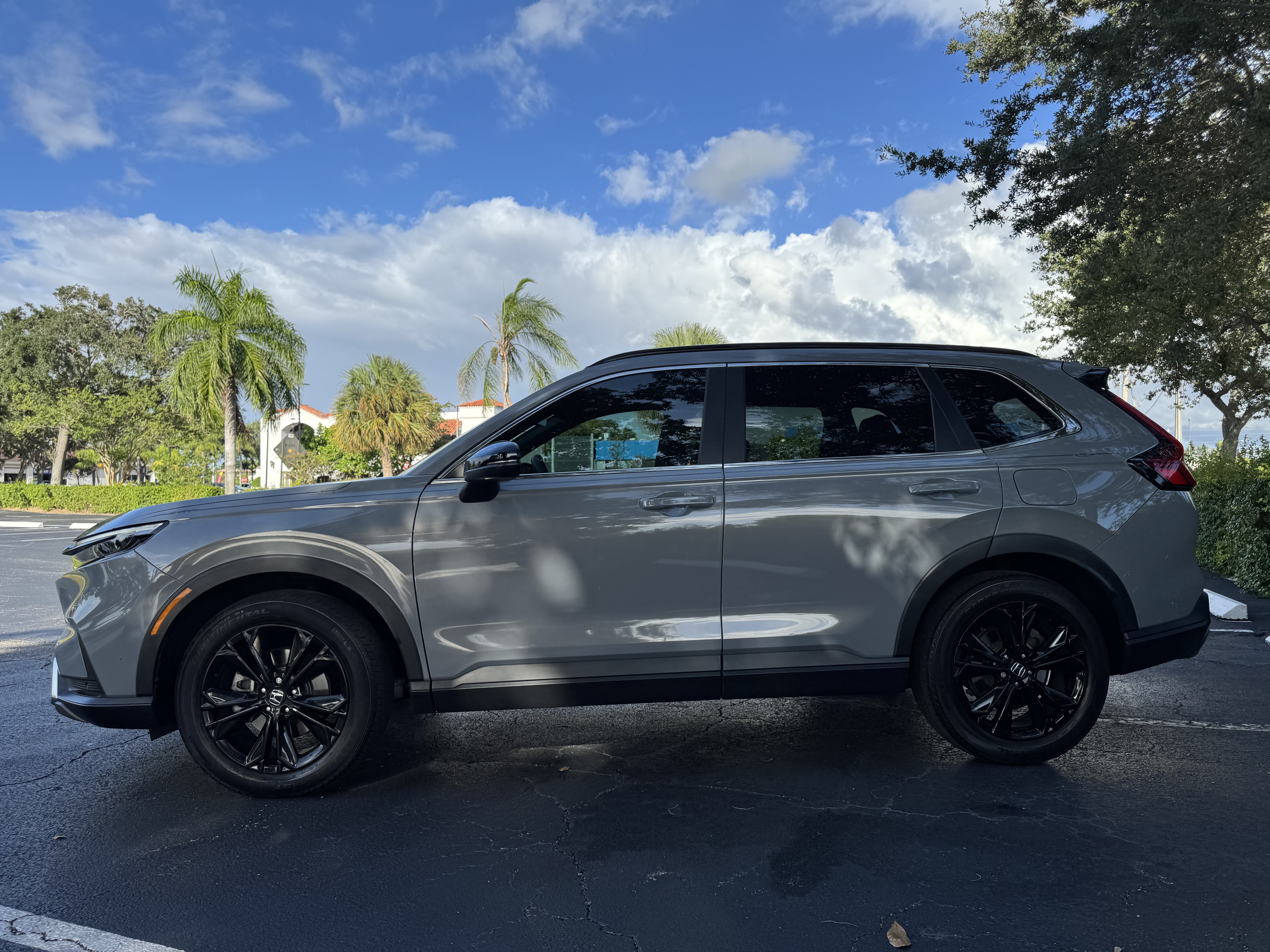 Used 2023 Honda CR-V Sport Touring image 4