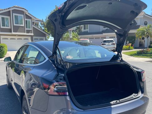 Used 2019 Tesla Model 3 RWD image 12
