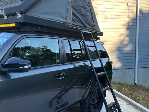 Used 2021 Toyota 4Runner Venture w/ Moonroof Package AWD/4WD image 21
