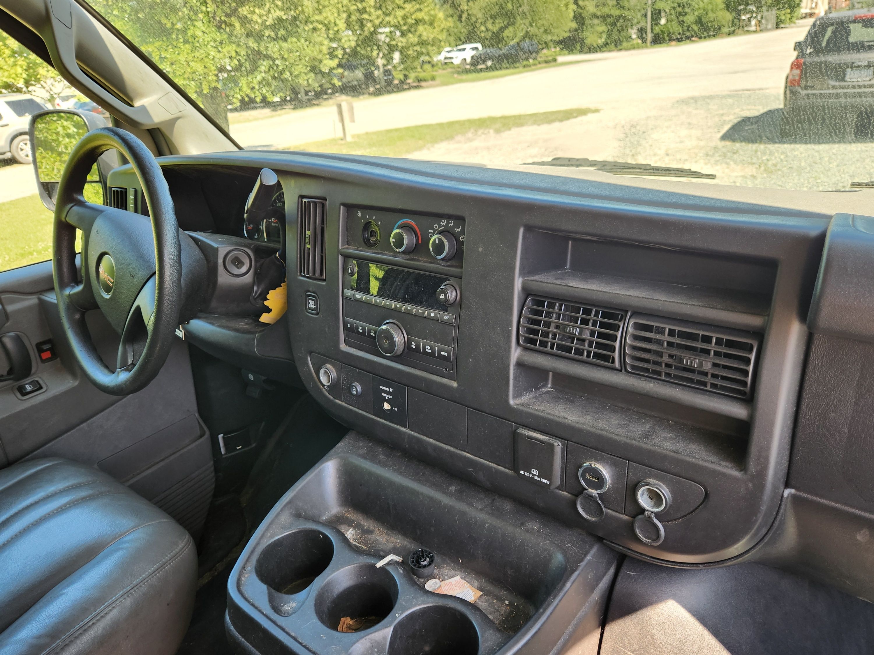 Used 2017 GMC Savana 2500 RWD image 10