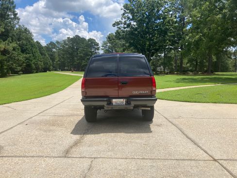 Used 1999 Chevrolet Tahoe 4WD 2-Door w/ Preferred Equipment Group image 6
