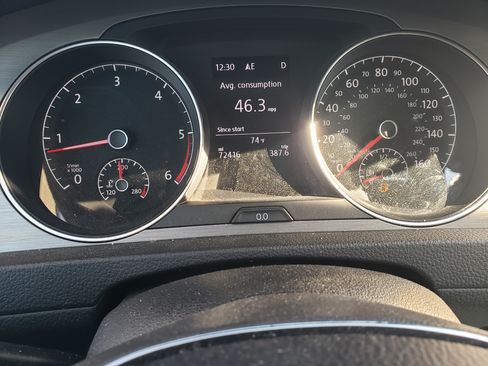 Used 2015 Volkswagen Golf TDI SE image 23