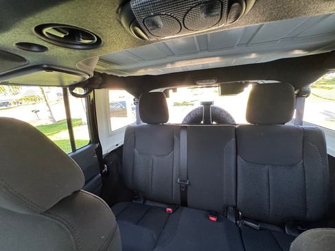 Used 2016 Jeep Wrangler Unlimited Sport AWD/4WD image 16