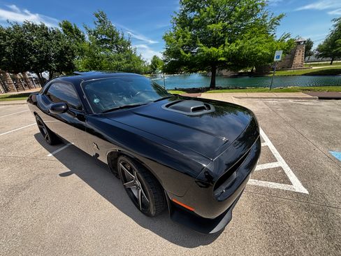 Used 2016 Dodge Challenger R/T Scat Pack RWD image 5